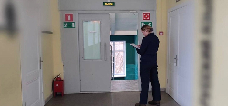 В Ярославле в одной из школ ученик получил удар током