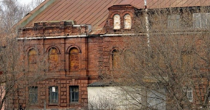 В Рыбинске начался снос ценного исторического здания_200607