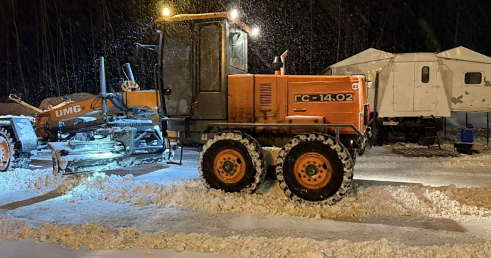 Ситуацию на М8 у Переславля-Залесского в снегопад взял на контроль Михаил Евраев