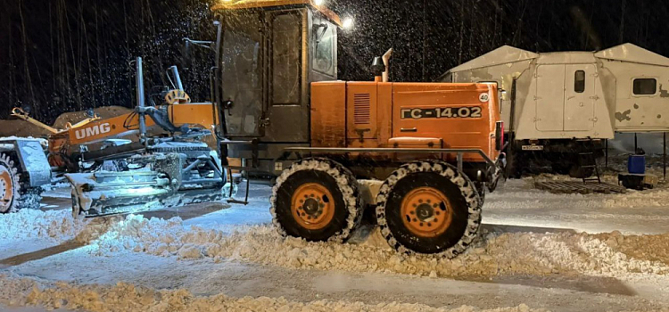 Ситуацию на М8 у Переславля-Залесского в снегопад взял на контроль Михаил Евраев