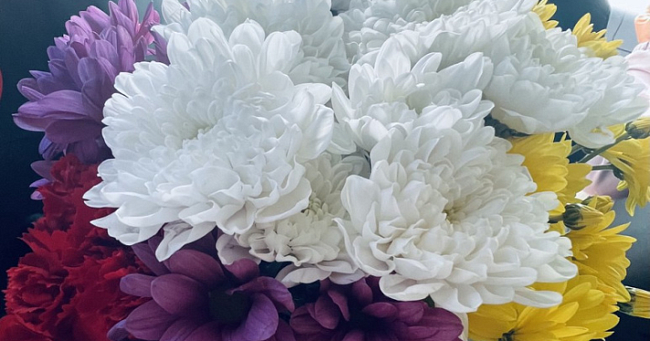 В Ярославле мошенническая служба доставки цветов выманили у девушки 500 тысяч рублей