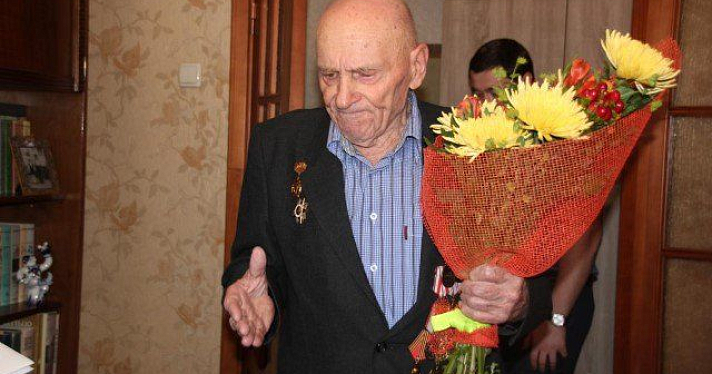 В Ярославле ветеран отпраздновал 90-летний юбилей 