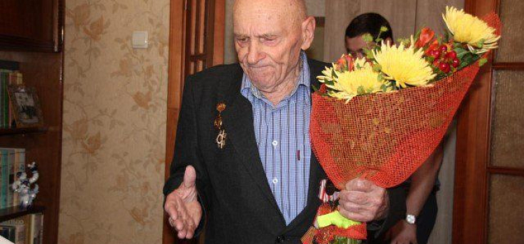 В Ярославле ветеран отпраздновал 90-летний юбилей 