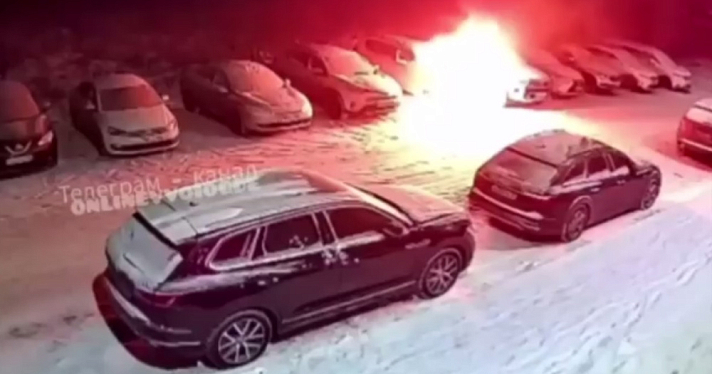 Двое ярославцев сожгли в Вологде «Land Cruiser», чтобы отомстить его владельцу за дорожный конфликт