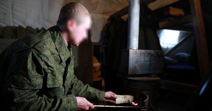 Ярославцам показали, в каких условиях проходят подготовку мобилизованные на полигоне в Костромской области_225686