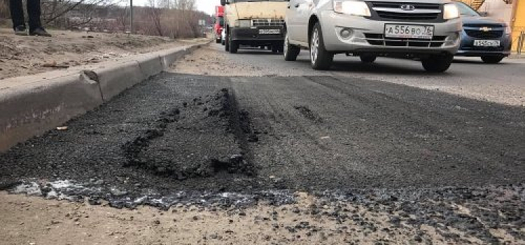 Экспериментальный асфальт на ЮЗОД не выдержал нагрузки «первой же груженой фуры»