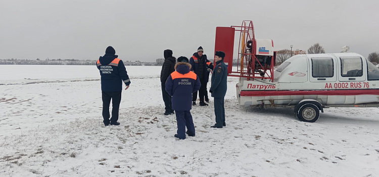 В Угличе под лёд провалился человек с велосипедом