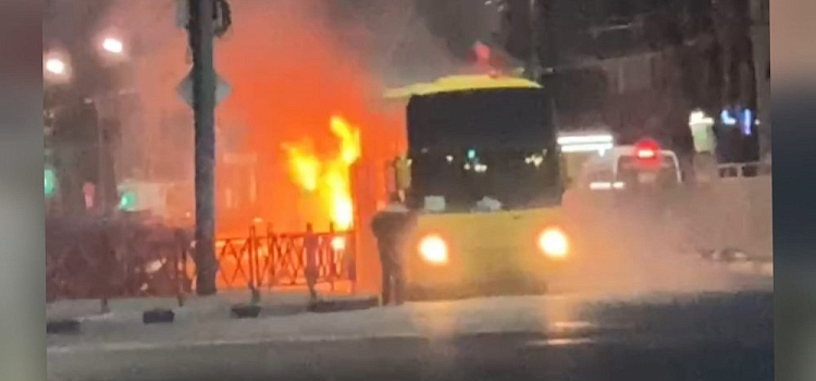 Стали известны подробности возгорания автобуса в центре Ярославля