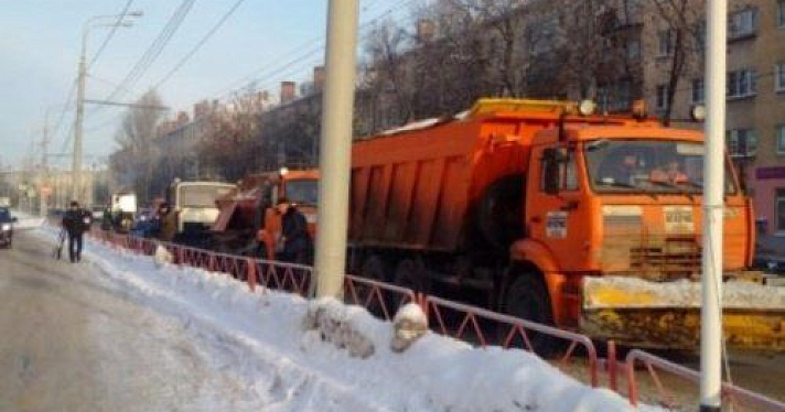 В Ярославском регионе начали обрабатывать дороги новым реагентом