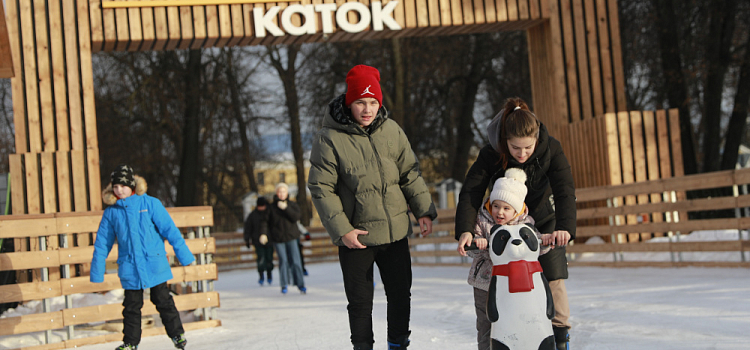 Главный каток Ярославля в первую ночь его работы посетили более 600 человек