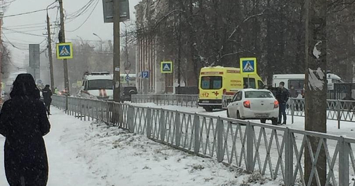 Ярославскую школу эвакуировали из-за школьницы с муляжом гранаты