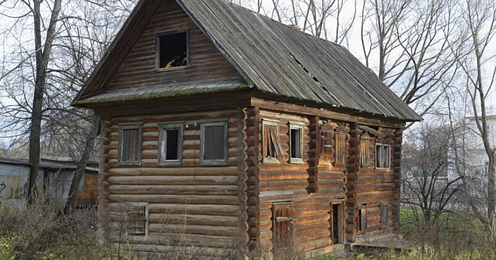 На продажу выставлен старейший деревянный дом в Ярославской области