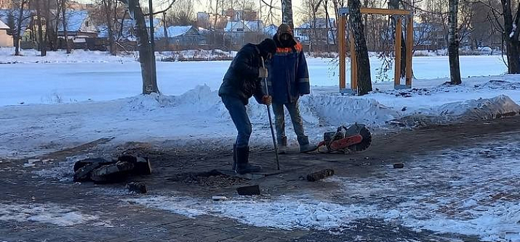 «Весной подрядчик переделает работу»: в мэрии Ярославля объяснили ведение работ по благоустройству в снег