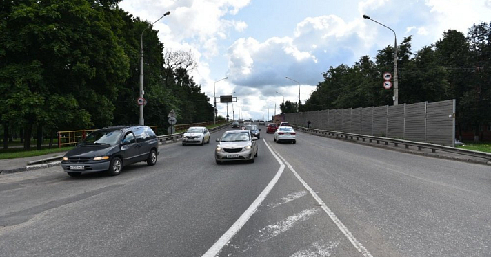 Открыли полностью съезд с Октябрьского моста в сторону центра Ярославля