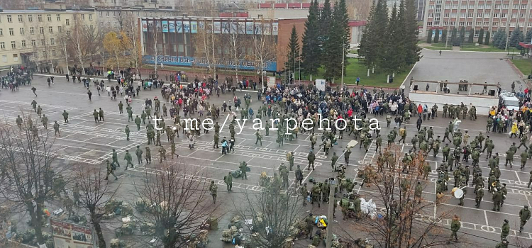 Тревожный и трогательный момент: в Ярославле начались отправки мобилизованных_224457