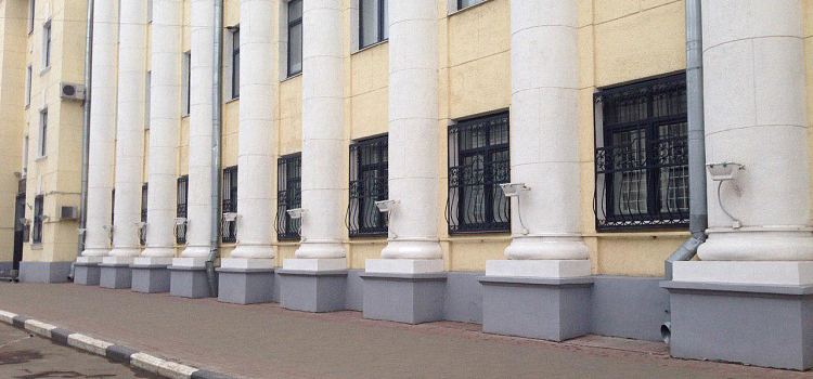 Ярославское УМВД не раскрыло детали расследования уголовного дела о граффити на колоннах главного здания_158124