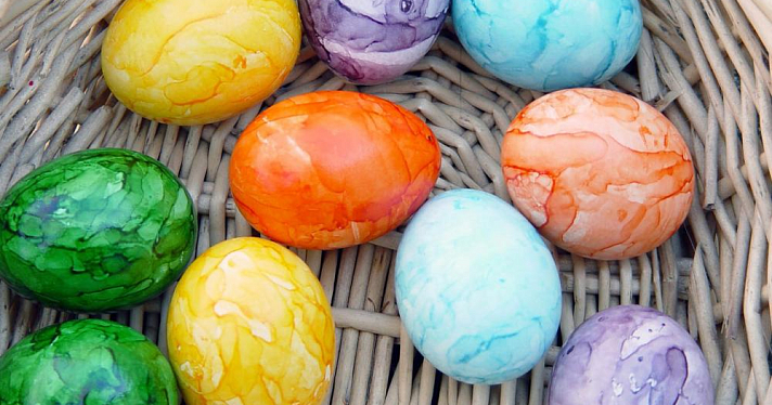 Красим яйца натуральным красителями: четыре оригинальных способа 
