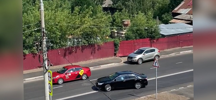 Водитель мэра нарушил ПДД и попал на камеру: комментарий Владимира Волкова 