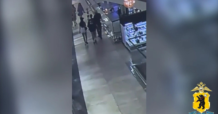 Взял и пошёл: в ТЦ в центре Ярославля мужчина украл оправу для очков за 90 тысяч рублей