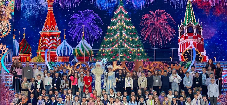 Помощник Президента Российской Федерации Дмитрий Миронов организовал поездку юных ярославцев на Кремлёвскую ёлку_309040