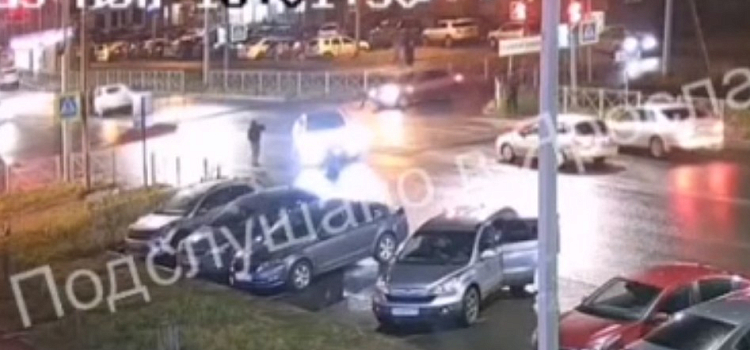 В Дзержинском районе Ярославля на пешеходном переходе сбили женщину