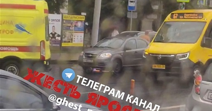 В Ярославле сбили молодую самокатчицу