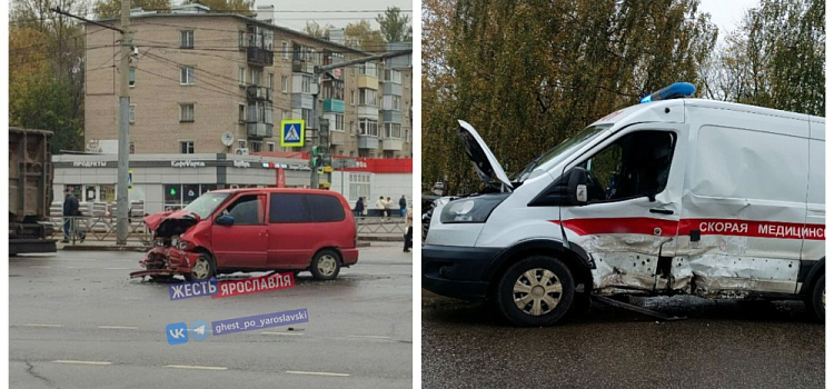 В Ярославле в ДТП попали фургон и скорая помощь