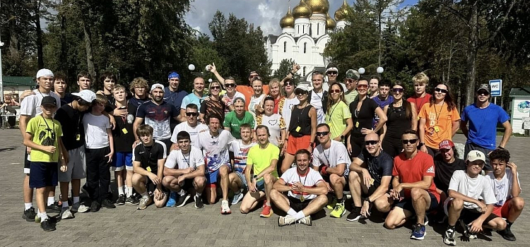 Ярославцы пробежали пять километров по набережной под руководством Алексея Смертина_320853