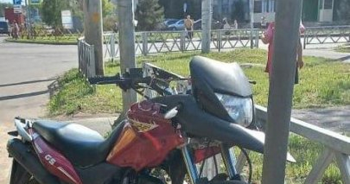В Рыбинске мотоциклист влетел в дорожный знак и разбился насмерть 