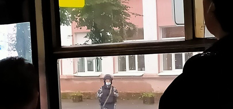 Утро у ярославских приставов началось с гранаты на крыльце