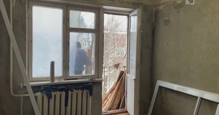 Ярославцы делают ремонт в квартире многодетного отца. Фоторепортаж _171503