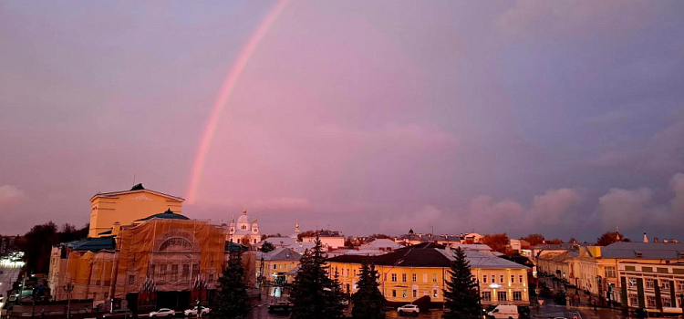 Буйство красок в вечернем небе: ТОП фотографий октябрьского заката