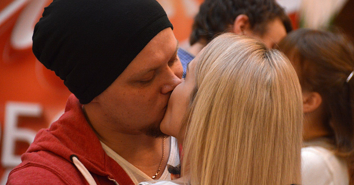 Ярославцы целовались три часа без передышки_24098
