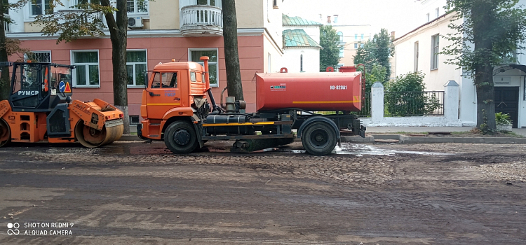 Ярославцы просят не уничтожать на набережной старинную булыжную мостовую_216933