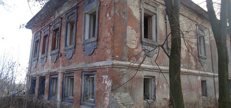 Редкий образец постройки в стиле барокко: в Ярославле продадут двухвековой дом за рубль_251598