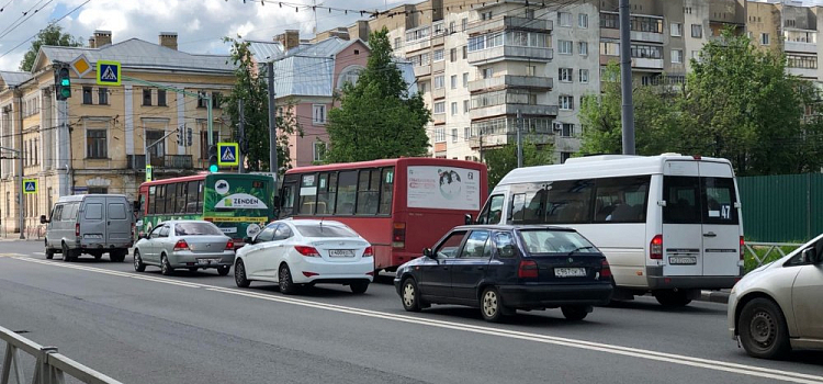 В Ярославле введут ограничения остановки и стоянки автомобилей