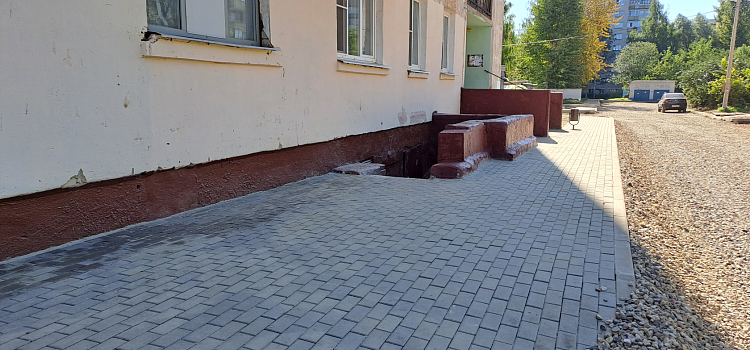 Ярославцам рассказали, когда завершат ремонт во дворах_249750