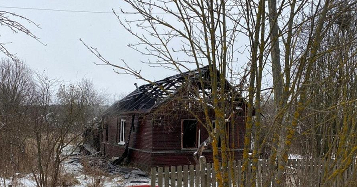 Двое ярославцев погибли во время пожара: фото с места