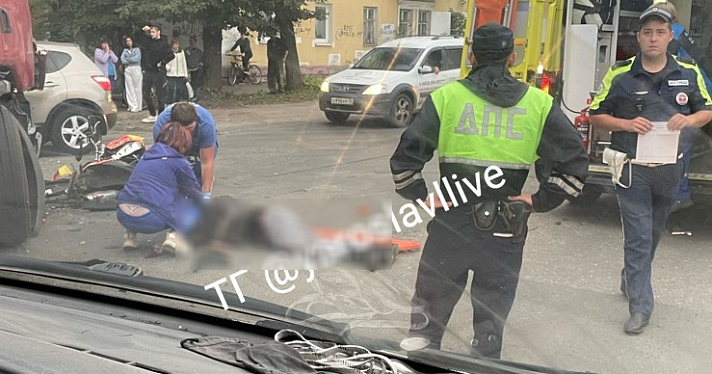 В Ярославле в столкновении с фурой погиб байкер_250123