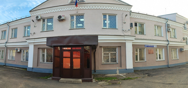 «Дорогие» граффити: в Ярославле подросток разрисовал фасад магазина, а штраф будет платить его мать