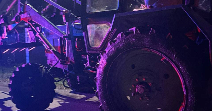 Катался пьяный по посёлку: в Ярославской области тракториста отправили в колонию