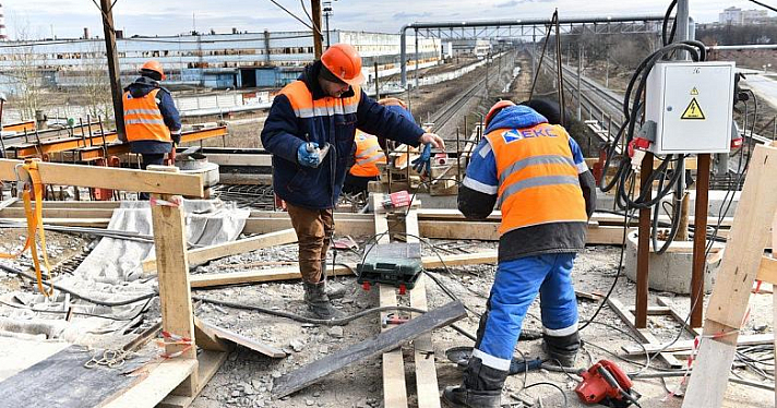 Закрытый участок Добрынинского путепровода откроют в апреле