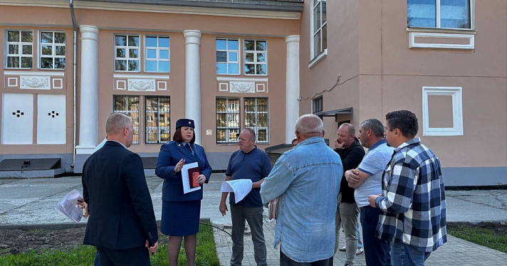 В Ярославле проверили благоустройство территории у ДК «Гамма»