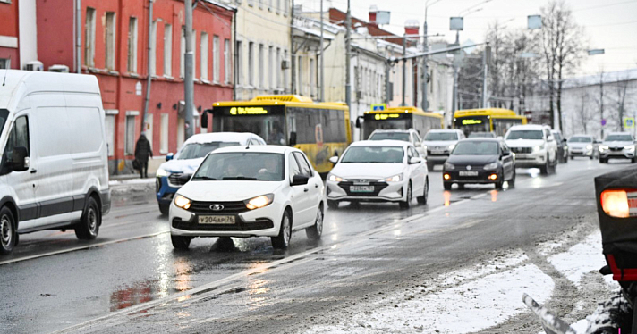 Суд в Ярославле разбирался, является ли пробка уважительной причиной опоздания на работу
