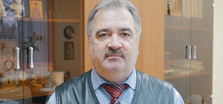 Главный врач Ярославской ЦРБ обратился к жителям региона с просьбой оставаться дома