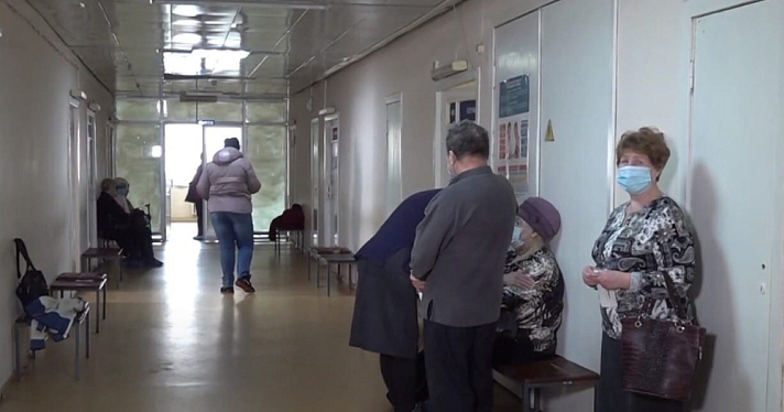 «Требуется 583 врача и 1 273 специалиста среднего персонала»: в Ярославле обсуждали дефицит кадров в сфере здравоохранения