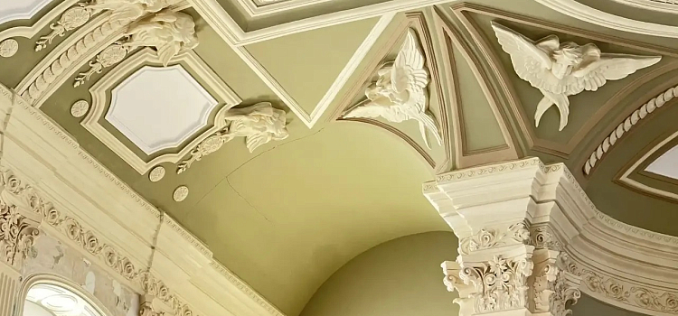 Во время реставрации храма Петра и Павла в Ярославле на потолке проявились трещины_311258