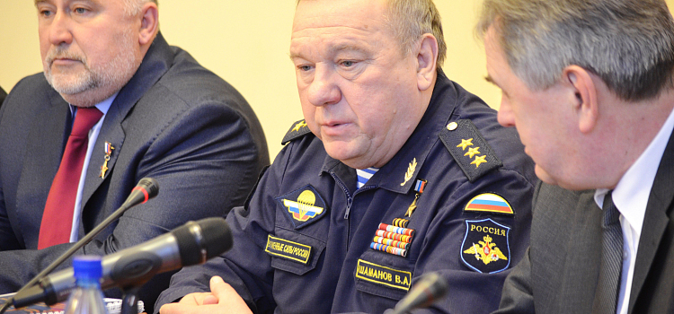 Губернатор поприветствовал прибывших в Ярославль Героев Отечества_22914