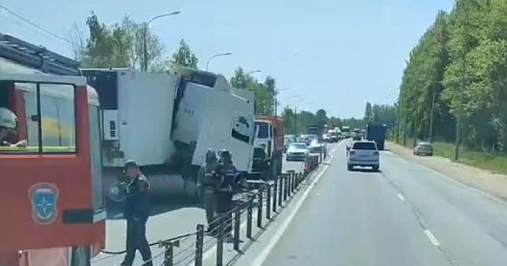 Один человек погиб в ДТП с участием такси на Ярославском шоссе