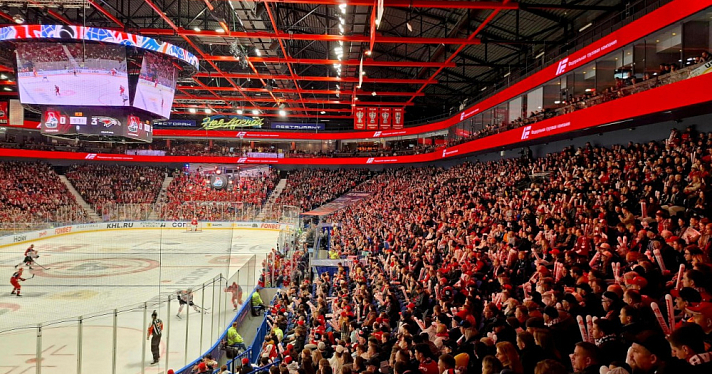 Ярославский «Локомотив» неудачно стартовал в полуфинале, пропустив пять шайб